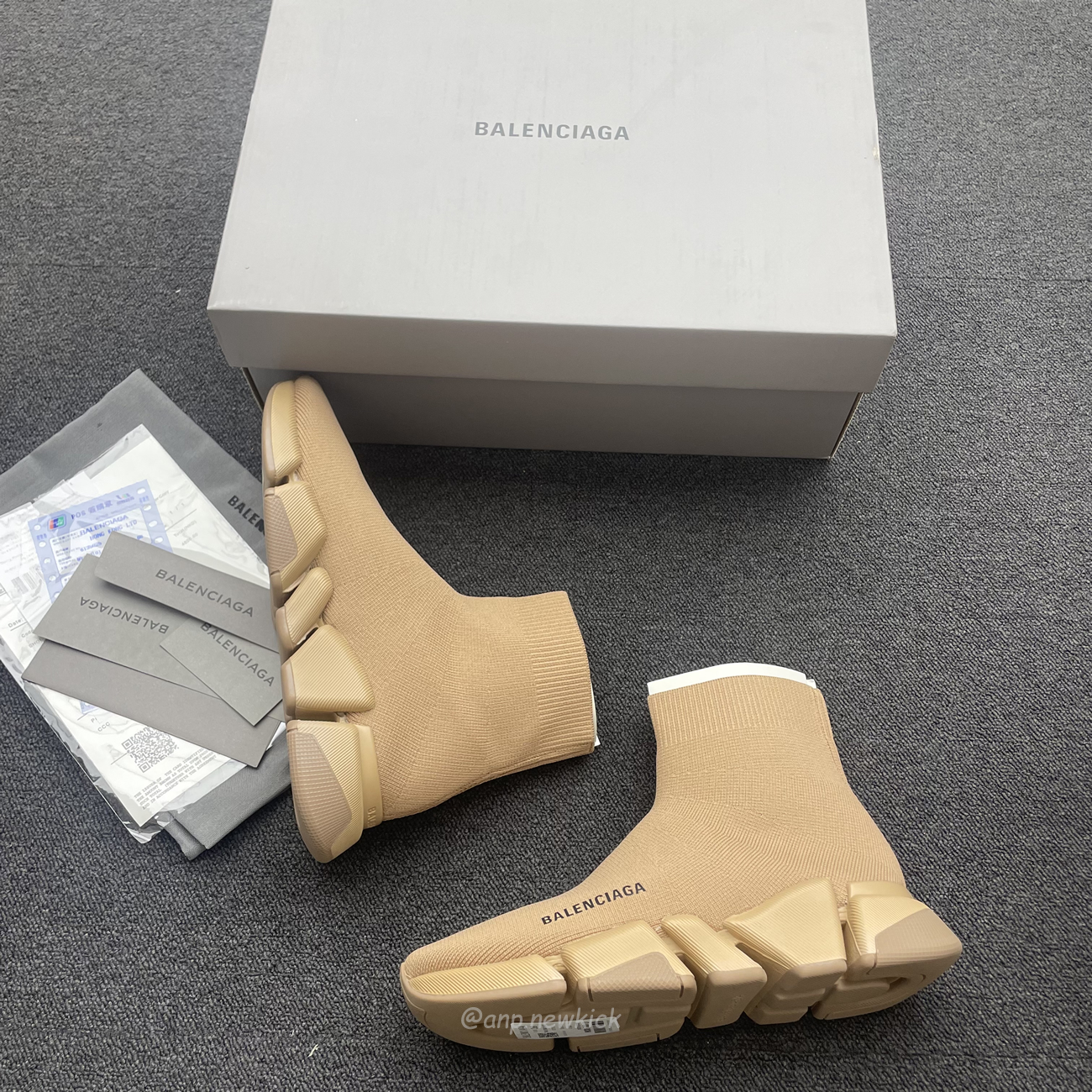 Balenciaga Speed 2.0 Beige Knit Sole Sock Sneakers (3) - newkick.app